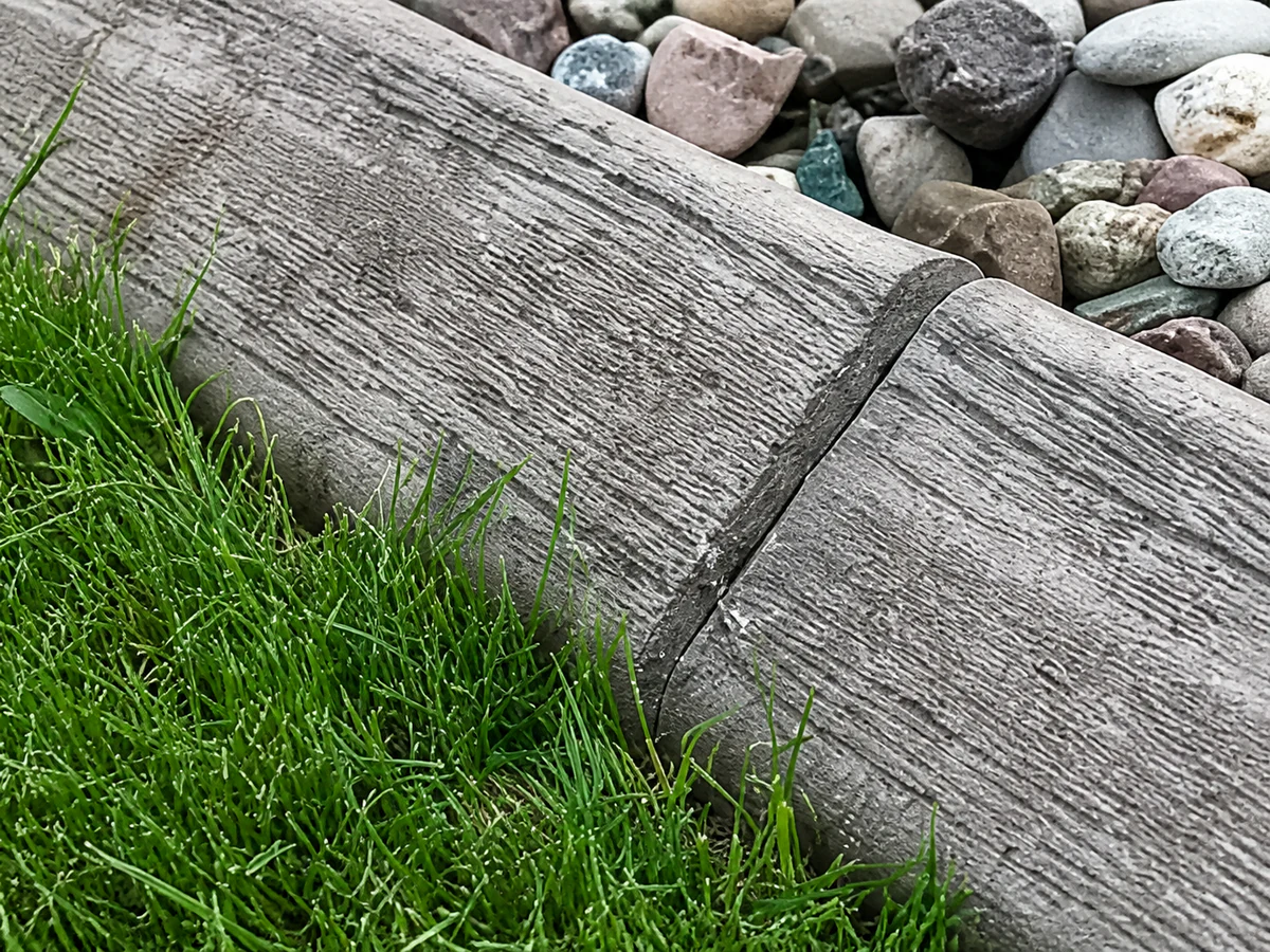 Wood Grain decorative concrete curbing pattern